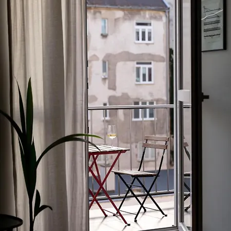 Evergreen - Old Town Spacious Stylish With Ac And One And A Half Bath, Baby & Kid- Friendly Bratislava