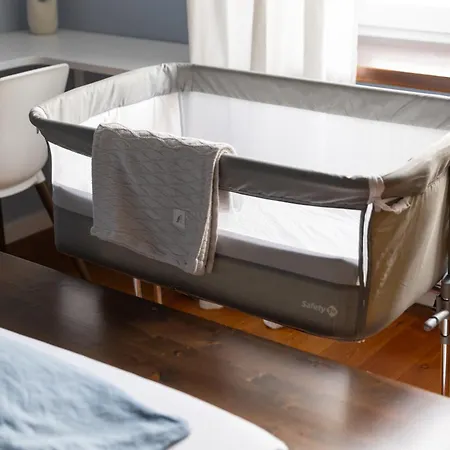 Evergreen - Design & Spacious Old Town With Ac, 1,5 Bath, Family-friendly Μπρατισλάβα