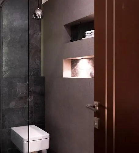 Evergreen - Design & Spacious Old Town With Ac, 1,5 Bath, Family-friendly 아파트 브라티슬라바