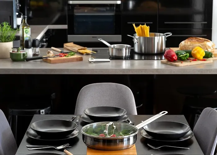 Evergreen - Design & Spacious Old Town With Ac, 1,5 Bath, Family-friendly 아파트 *