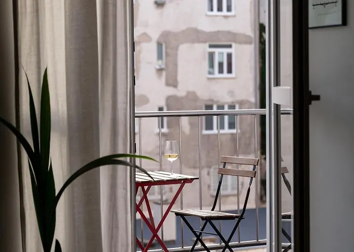 Evergreen - Design & Spacious Old Town With Ac, 1,5 Bath, Family-friendly 브라티슬라바