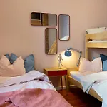 Evergreen - Design & Spacious Old Town With Ac, 1,5 Bath, Family-friendly * ブラチスラヴァ