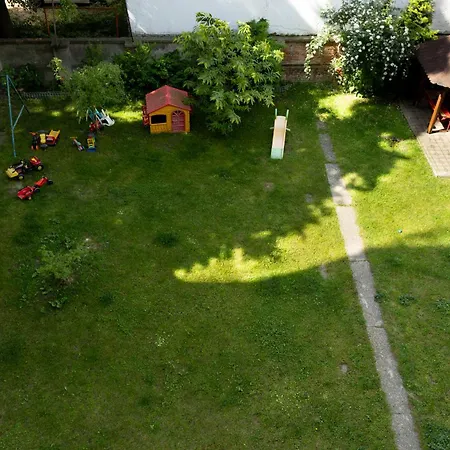 Evergreen - Design & Spacious Old Town With Ac, 1,5 Bath, Family-friendly Pressburg